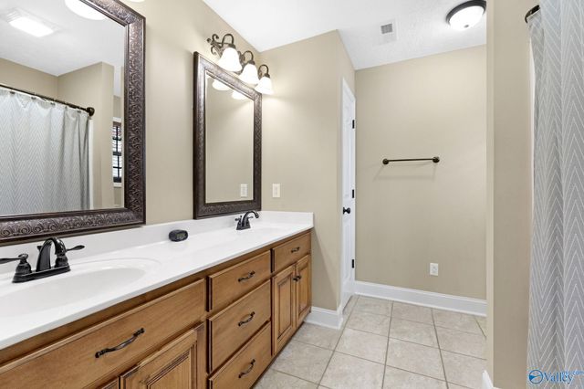 10449 Monks Drive, Athens, AL 35611