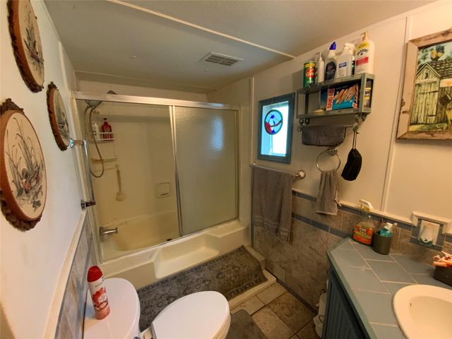 160 Tupelo S, Palacios, TX 77465