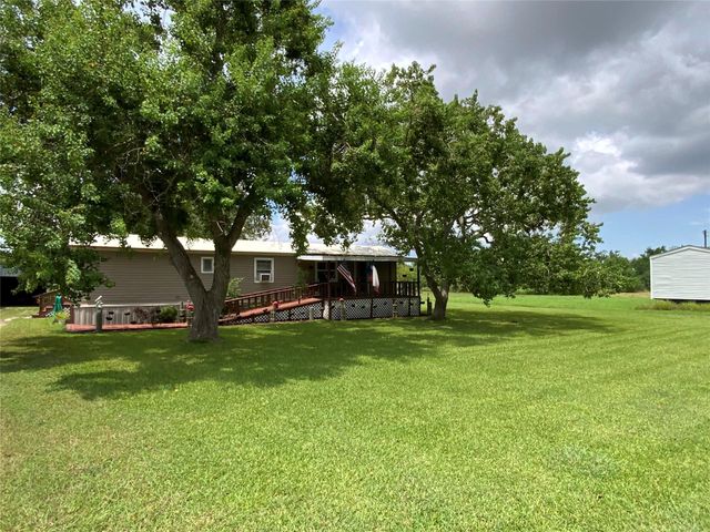 160 Tupelo S, Palacios, TX 77465
