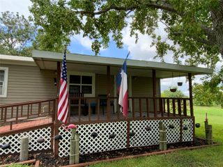 160 Tupelo S, Palacios, TX 77465