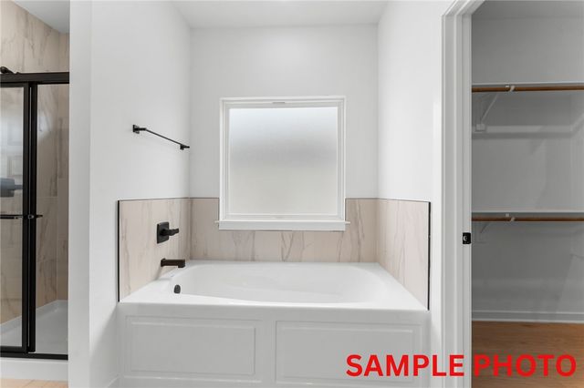 6006 SW Omaha Avenue, Bentonville, AR 72713