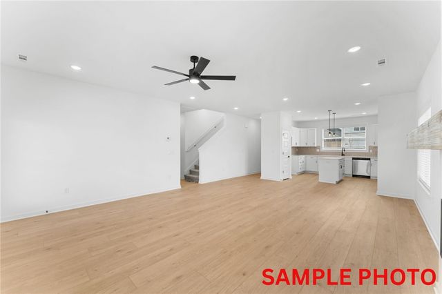 6006 SW Omaha Avenue, Bentonville, AR 72713