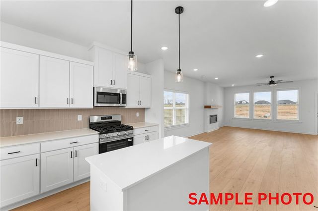 6006 SW Omaha Avenue, Bentonville, AR 72713