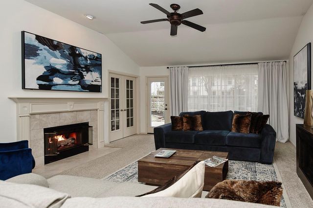 175 W Bristol Oak Circle, The Woodlands, TX 77382