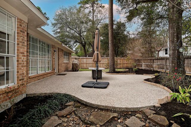 175 W Bristol Oak Circle, The Woodlands, TX 77382