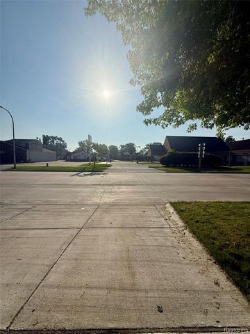 1813 10th Avenue, Port Huron, MI 48060