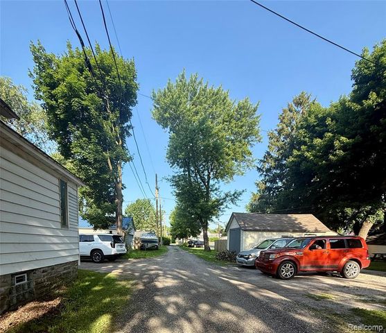 1813 10th Avenue, Port Huron, MI 48060