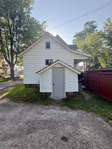 1813 10th Avenue, Port Huron, MI 48060