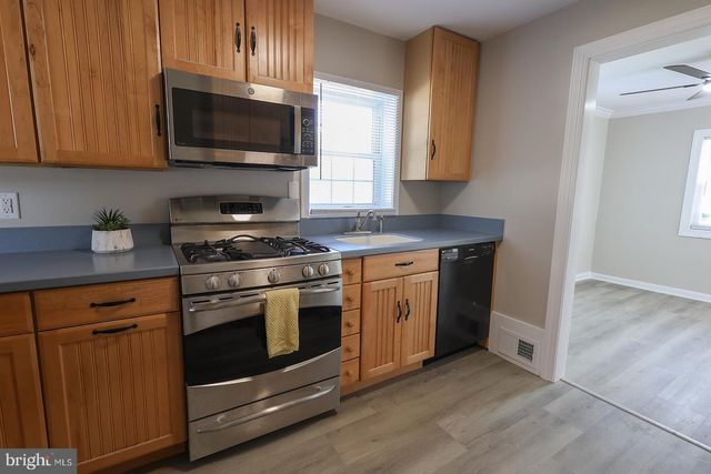 21762 N ESSEX DR, Lexington Park, MD 20653