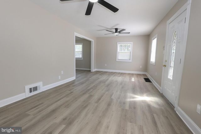 21762 N ESSEX DR, Lexington Park, MD 20653