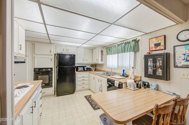2305 N FLOYD Drive, Mesa, AZ 85215