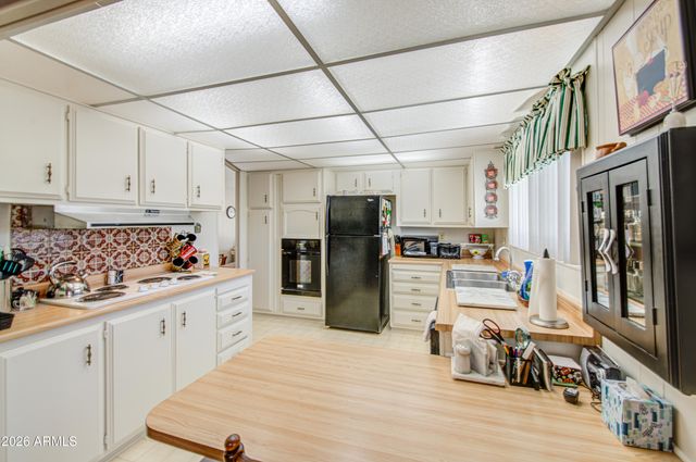 2305 N FLOYD Drive, Mesa, AZ 85215