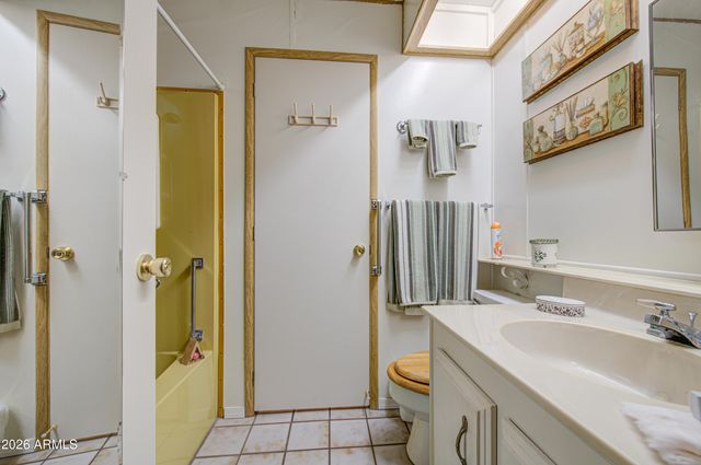2305 N FLOYD Drive, Mesa, AZ 85215