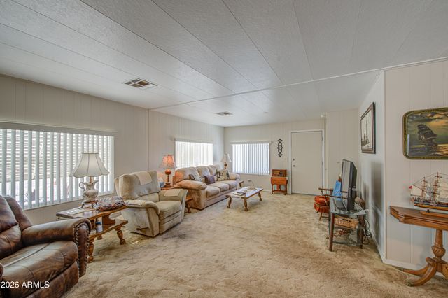 2305 N FLOYD Drive, Mesa, AZ 85215