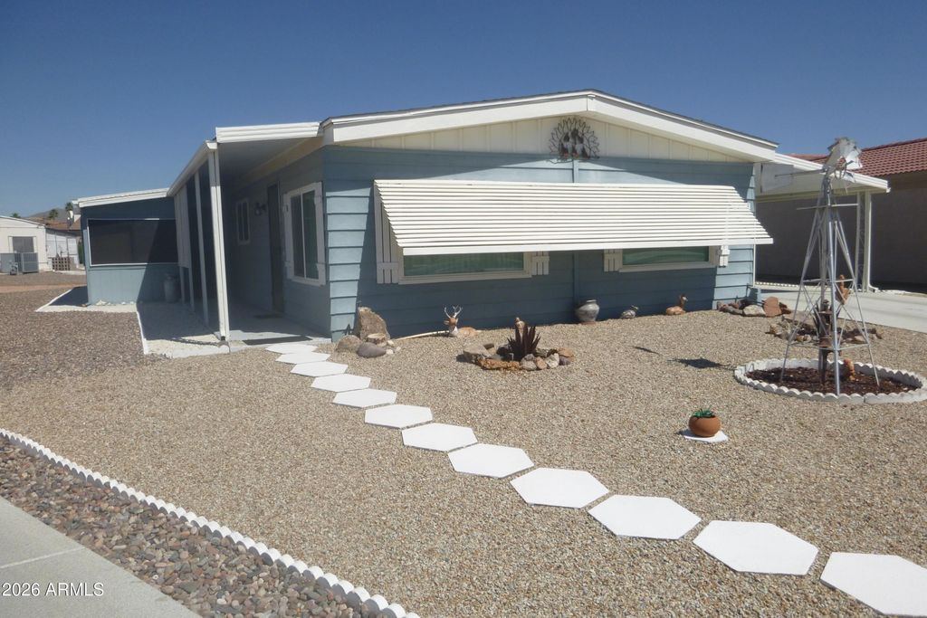 2305 N FLOYD Drive, Mesa, AZ 85215