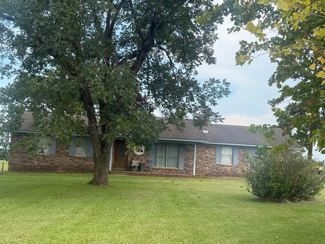 1314 Cord 79s, Eufaula, AL 36027