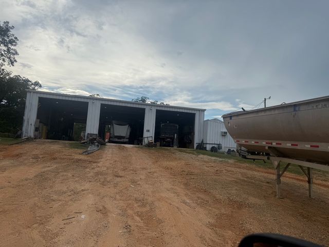 1314 Cord 79s, Eufaula, AL 36027