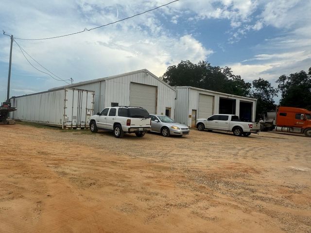 1314 Cord 79s, Eufaula, AL 36027