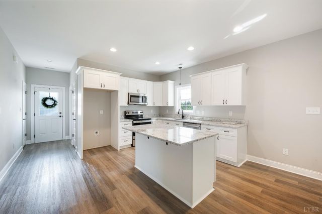 1200 Founding Way Road, Bedford, VA 24523