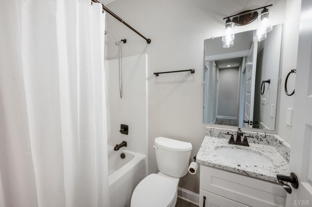 1200 Founding Way Road, Bedford, VA 24523