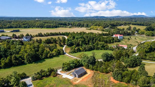 1200 Founding Way Road, Bedford, VA 24523