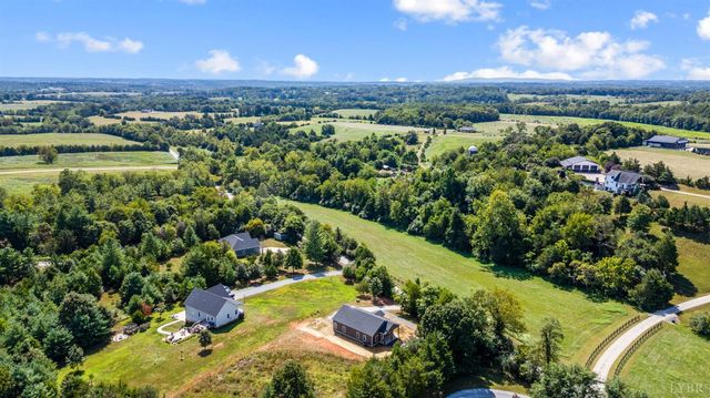 1200 Founding Way Road, Bedford, VA 24523