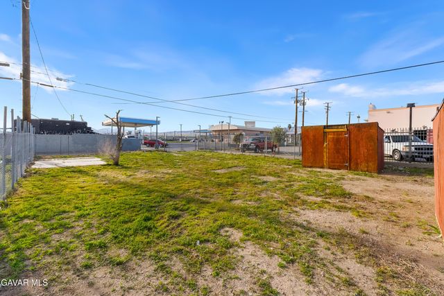 15733 K Street, Mojave, CA 93501