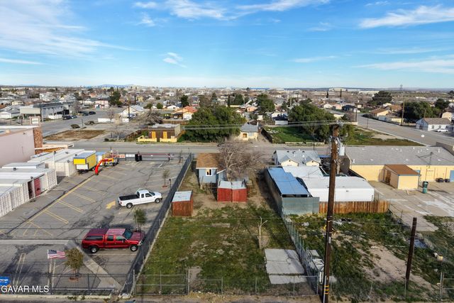 15733 K Street, Mojave, CA 93501