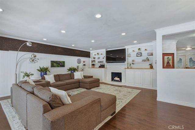 5946 Jumilla, Woodland Hills, CA 91367