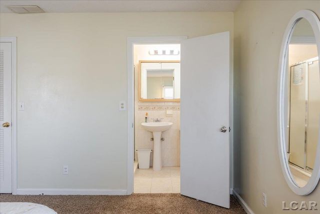 1270 E Oregon Road, Adrian, MI 49221