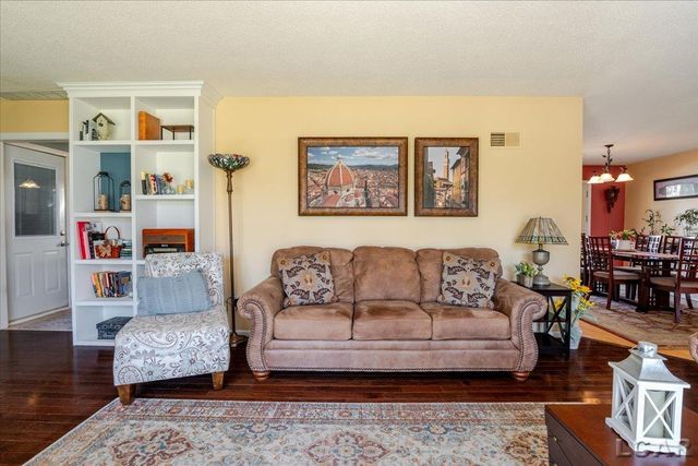 1270 E Oregon Road, Adrian, MI 49221