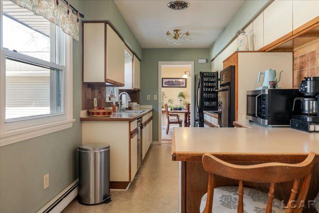 1270 E Oregon Road, Adrian, MI 49221