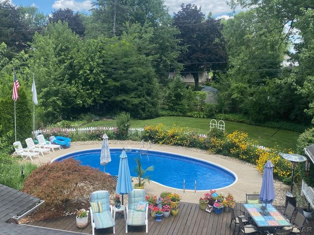 1270 E Oregon Road, Adrian, MI 49221