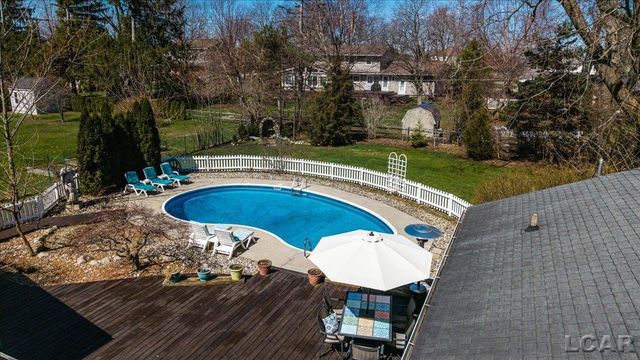 1270 E Oregon Road, Adrian, MI 49221