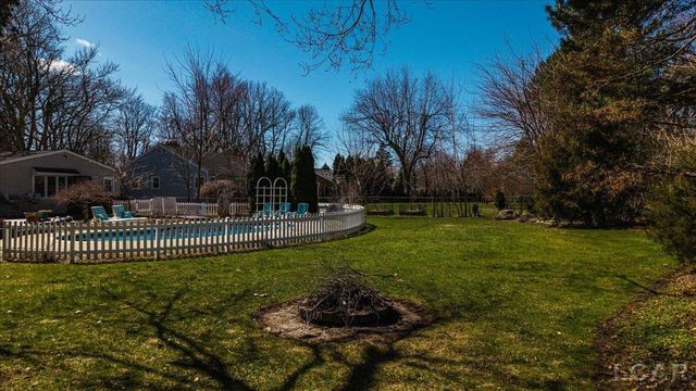 1270 E Oregon Road, Adrian, MI 49221