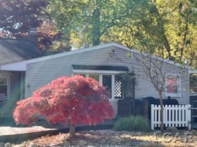 1270 E Oregon Road, Adrian, MI 49221