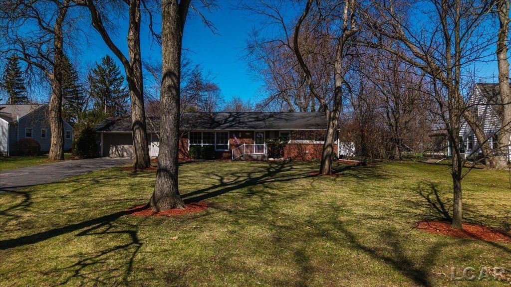 1270 E Oregon Road, Adrian, MI 49221