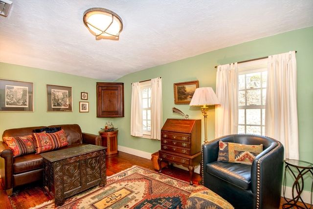 1 Thomas Street, Plymouth, MA 02360