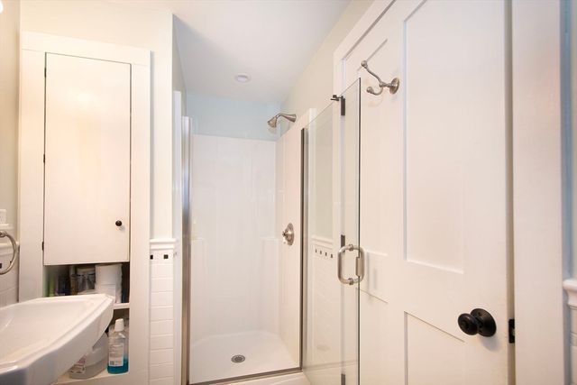 1 Thomas Street, Plymouth, MA 02360