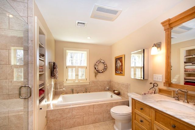 1 Thomas Street, Plymouth, MA 02360