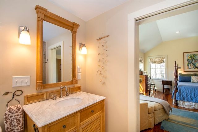 1 Thomas Street, Plymouth, MA 02360