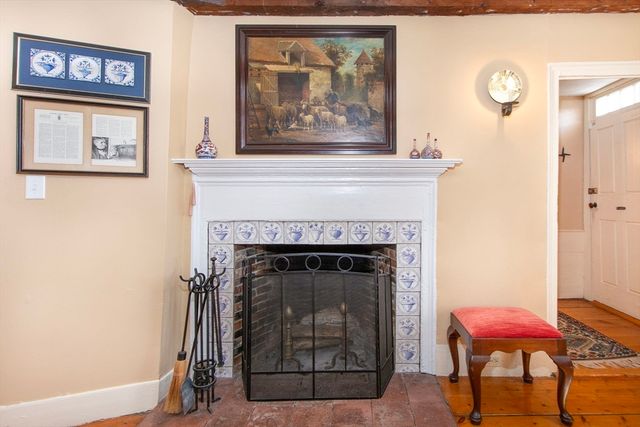 1 Thomas Street, Plymouth, MA 02360