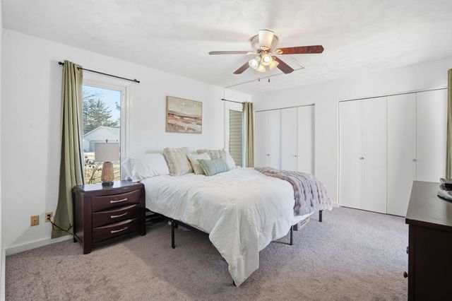 302 Fyre Lake Drive, Sherrard, IL 61281