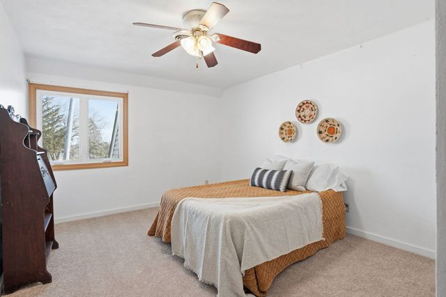 302 Fyre Lake Drive, Sherrard, IL 61281