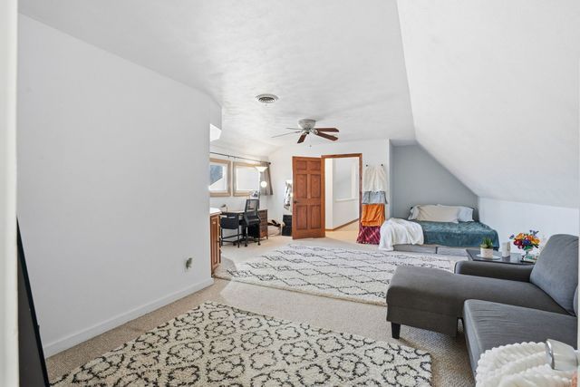 302 Fyre Lake Drive, Sherrard, IL 61281