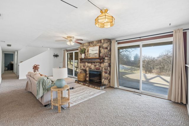 302 Fyre Lake Drive, Sherrard, IL 61281