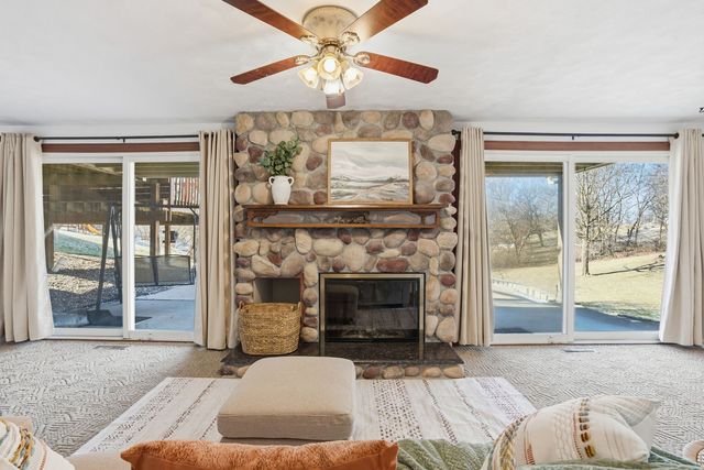 302 Fyre Lake Drive, Sherrard, IL 61281