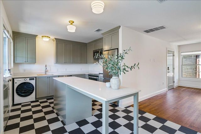 1508 Woodlawn BLVD B, Austin, TX 78703