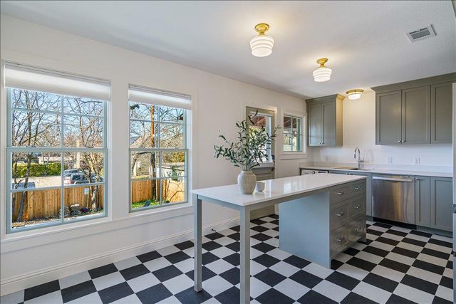 1508 Woodlawn BLVD B, Austin, TX 78703