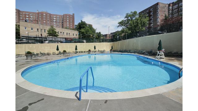 555 KAPPOCK Street # 3T, New York City, NY 10463